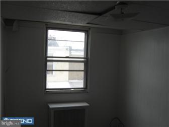 524 Hampden Road Upper Darby, PA 19082 - Photo 5 of 6