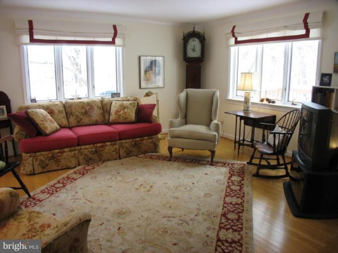 605 Deepdene Road Baltimore, MD 21210 - Photo 29 of 30 a living room with furniture and a window