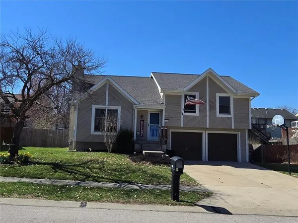 $285,000 | 1800 Patricia Drive, Kearney, MO 64060