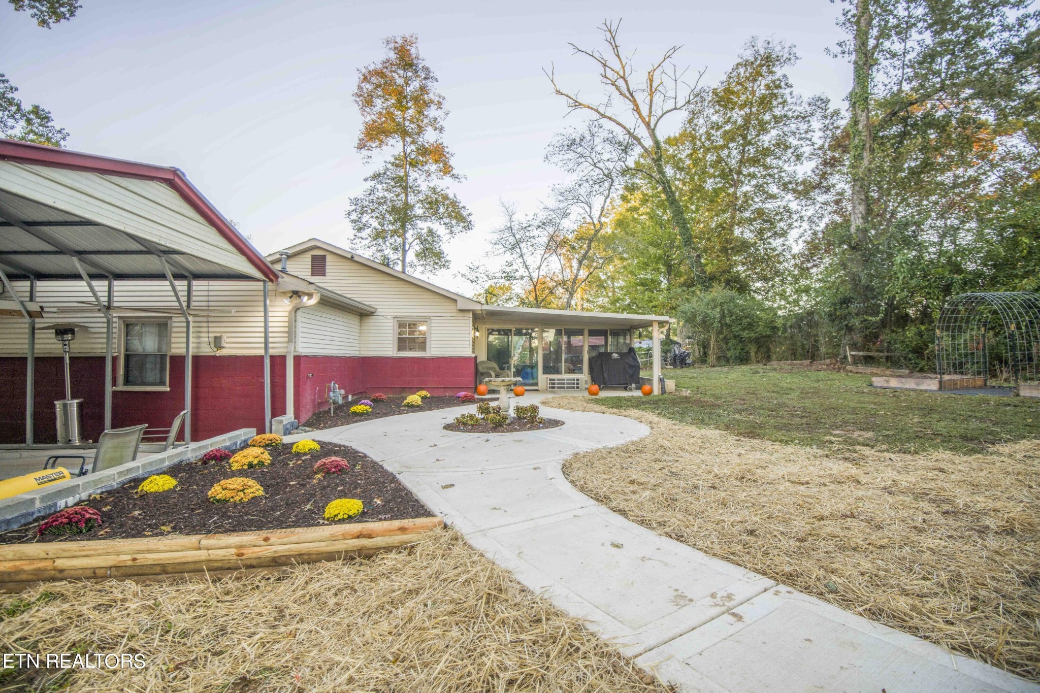 328 Woodland Hills Road Clinton, TN 37716 - Photo 56 of 60 Gallery Image 56