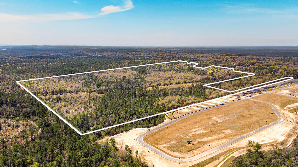 3211 Maple Street Crestview, FL 32539 - Photo 3 of 41 a view of swimming pool
