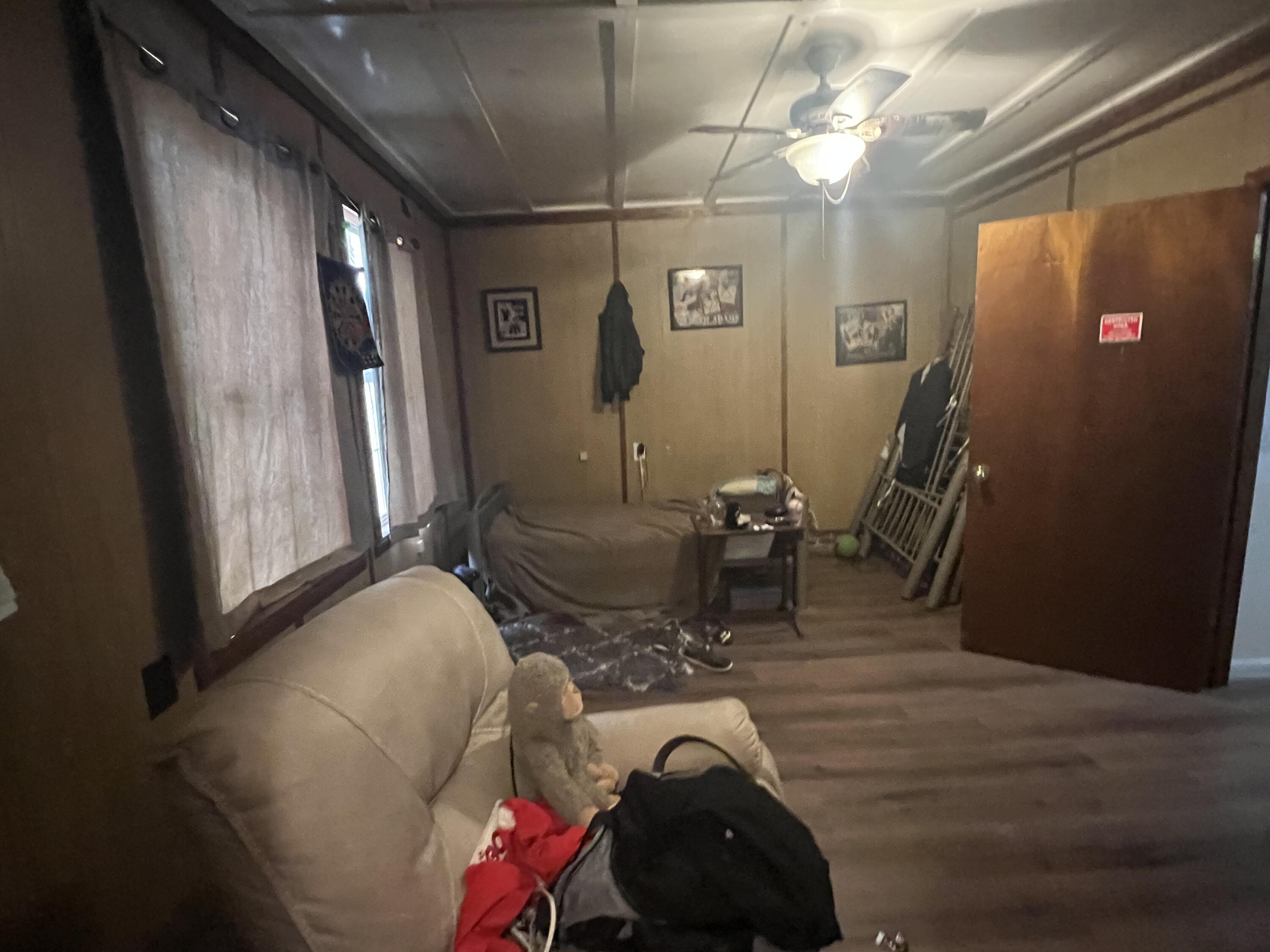 3211 Maple Street Crestview, FL 32539 - Photo 34 of 41 a room with musical instruments