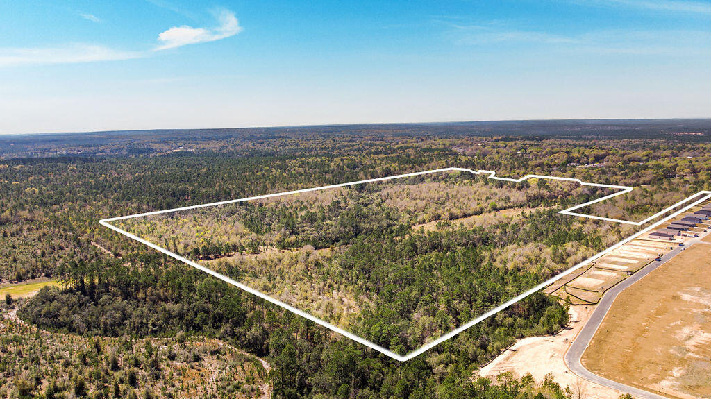 3211 Maple Street Crestview, FL 32539 - Photo 39 of 41 a view of a balcony