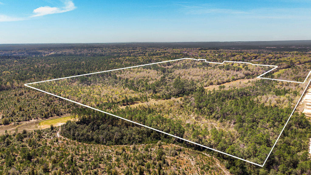 3211 Maple Street Crestview, FL 32539 - Photo 40 of 41 a view of a balcony