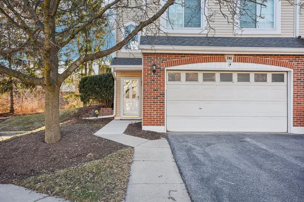 $374,900 | 241 East Parallel Street, Unit 1A, Palatine, IL 60067