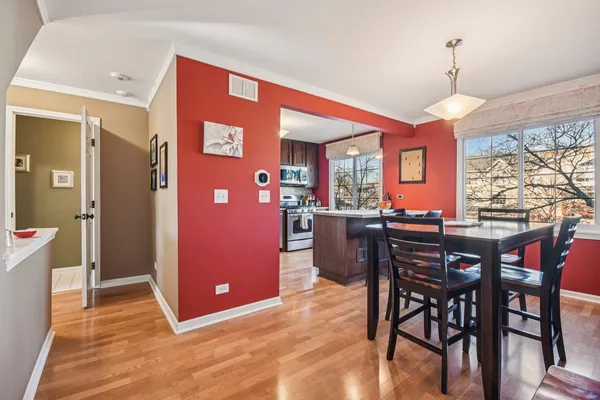 $374,900 | 241 East Parallel Street, Unit 1A, Palatine, IL 60067
