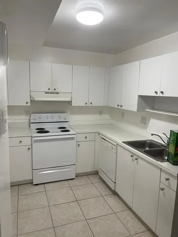 $2,200 | 8251 Northwest 8th Street, Unit 414, Miami, FL 33126