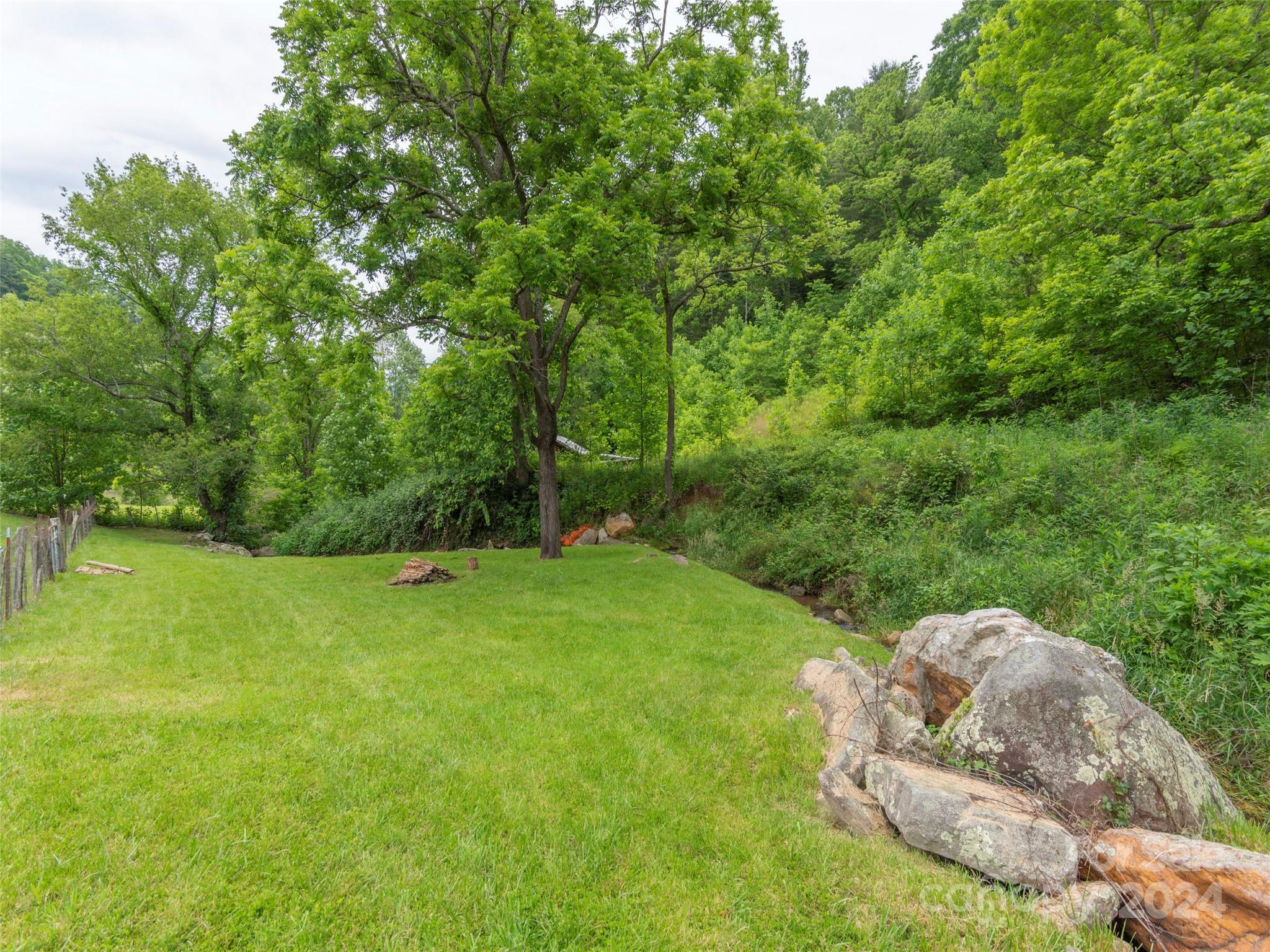 10946 Rush Fork Road Clyde, NC 28721 - Photo 26 of 34