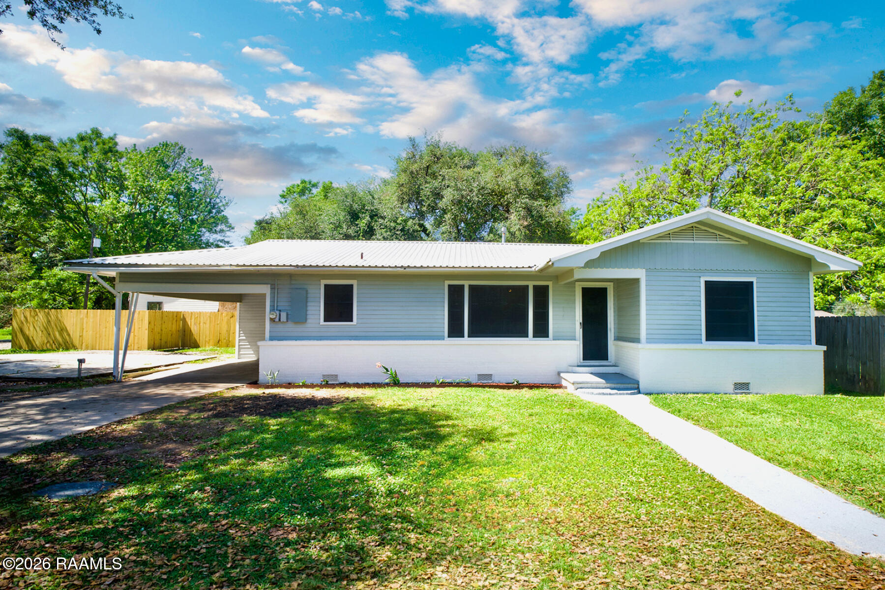404 9th Street Breaux Bridge, LA 70517 - Photo 1 of 12