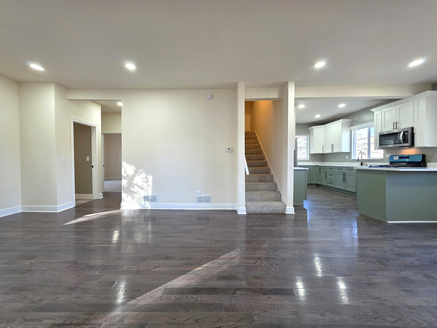 286 Hamilton Avenue Elgin, IL 60123 - Photo 3 of 27