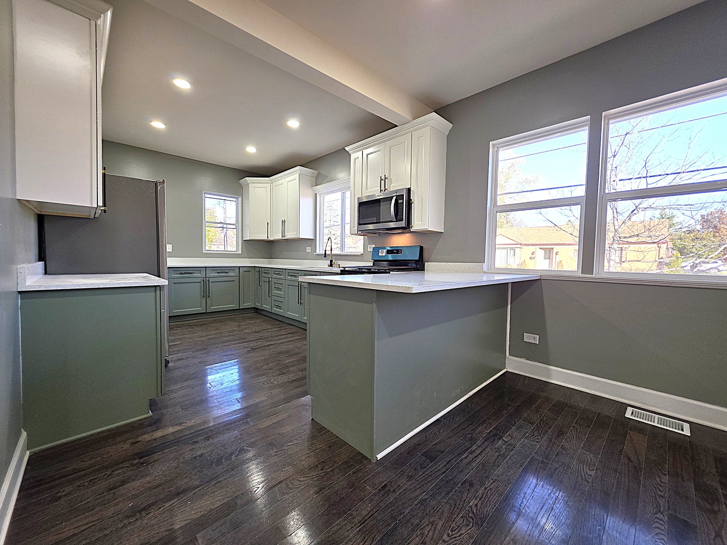 286 Hamilton Avenue Elgin, IL 60123 - Photo 6 of 27