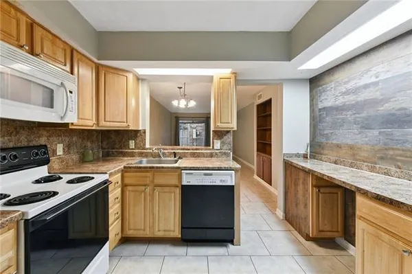 $110,000 | 3320 North Arnoult Road, Unit 114, Metairie, LA 70002