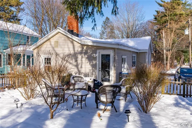 $179,500 | 406 Elm Street, Manlius, NY 13066