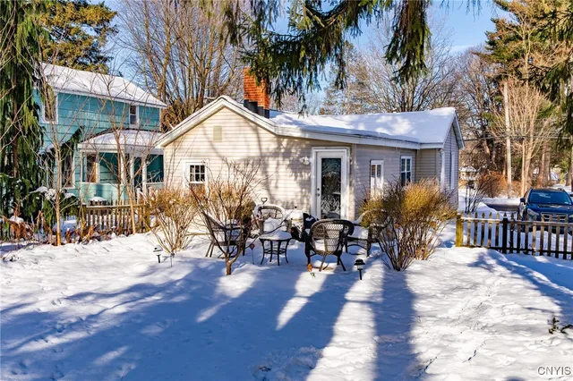 $179,500 | 406 Elm Street, Manlius, NY 13066