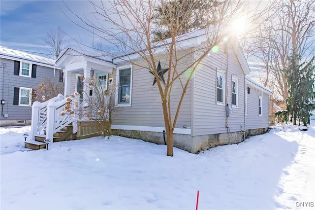 $179,500 | 406 Elm Street, Manlius, NY 13066