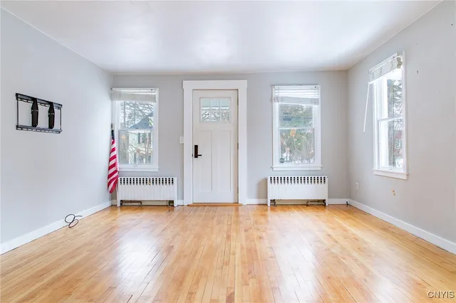 $179,500 | 406 Elm Street, Manlius, NY 13066