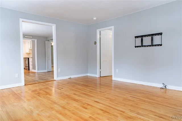 $179,500 | 406 Elm Street, Manlius, NY 13066