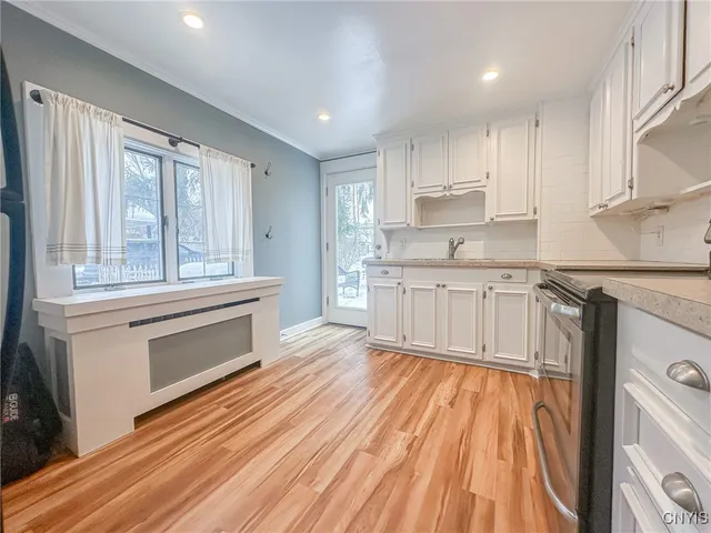 $179,500 | 406 Elm Street, Manlius, NY 13066