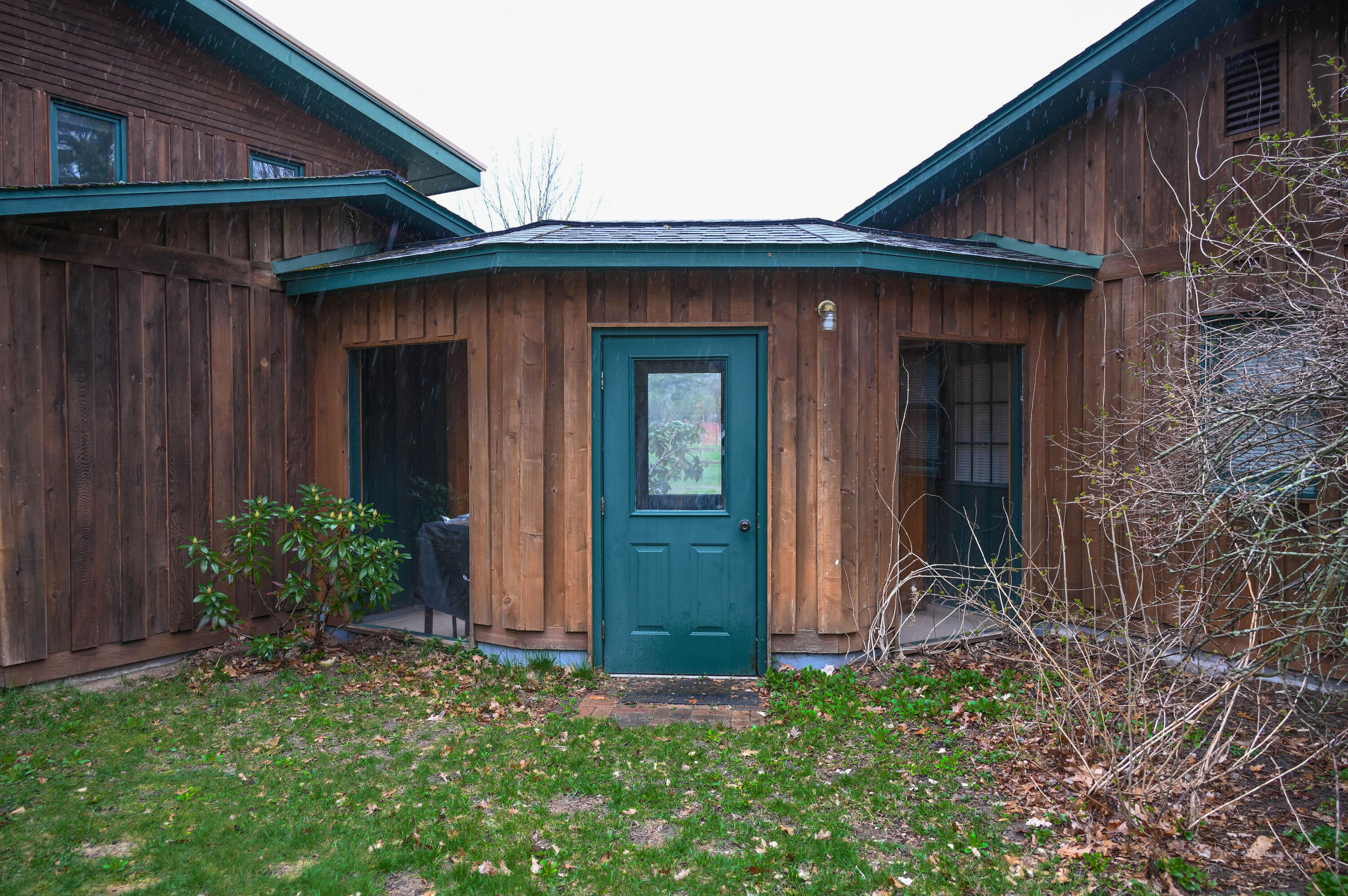 3315 Rose Road Brethren, MI 49619 - Photo 9 of 61 Breezeway