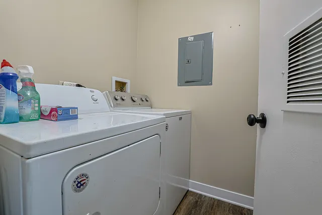 $199,900 | 2366 South Street, Unit D, Elgin, IL 60123