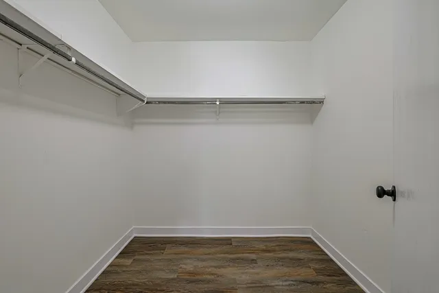 $199,900 | 2366 South Street, Unit D, Elgin, IL 60123