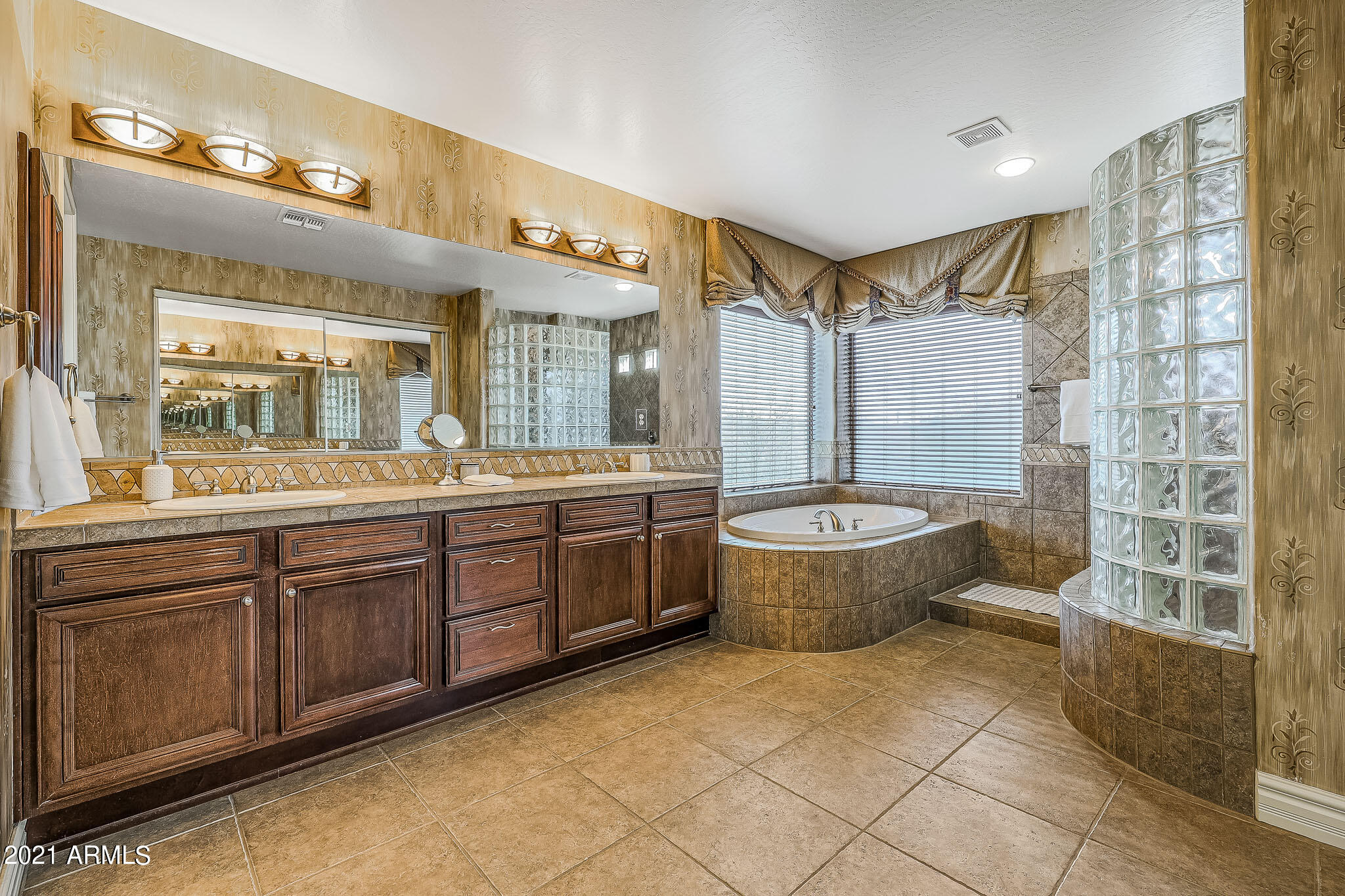 18377 West Piedmont Road Goodyear, AZ 85338 - Photo 46 of 68 Primary Bath