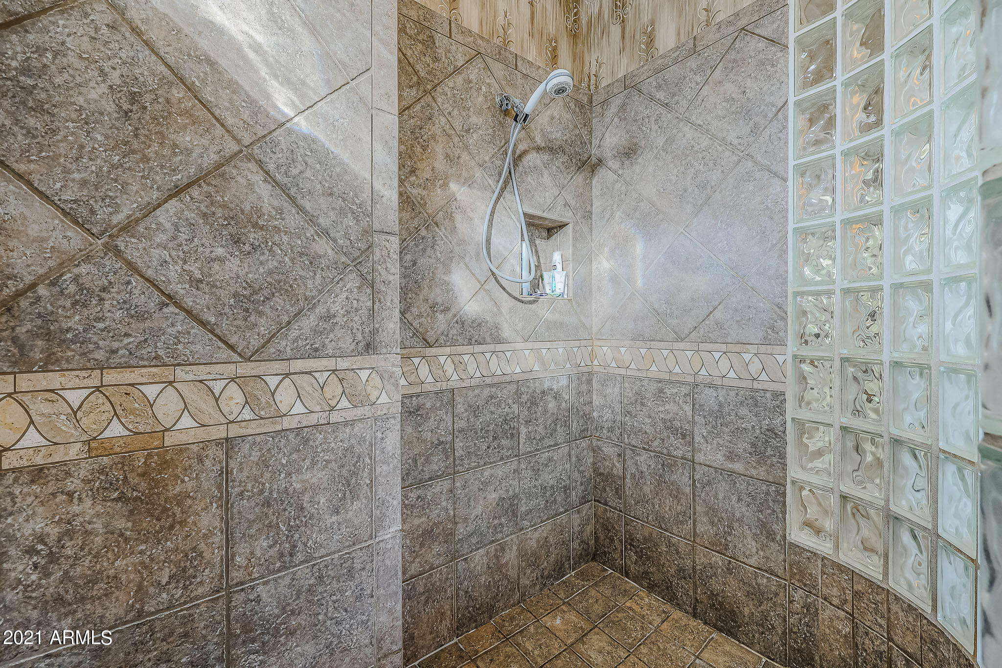 18377 West Piedmont Road Goodyear, AZ 85338 - Photo 48 of 68 Primary Snail Shower