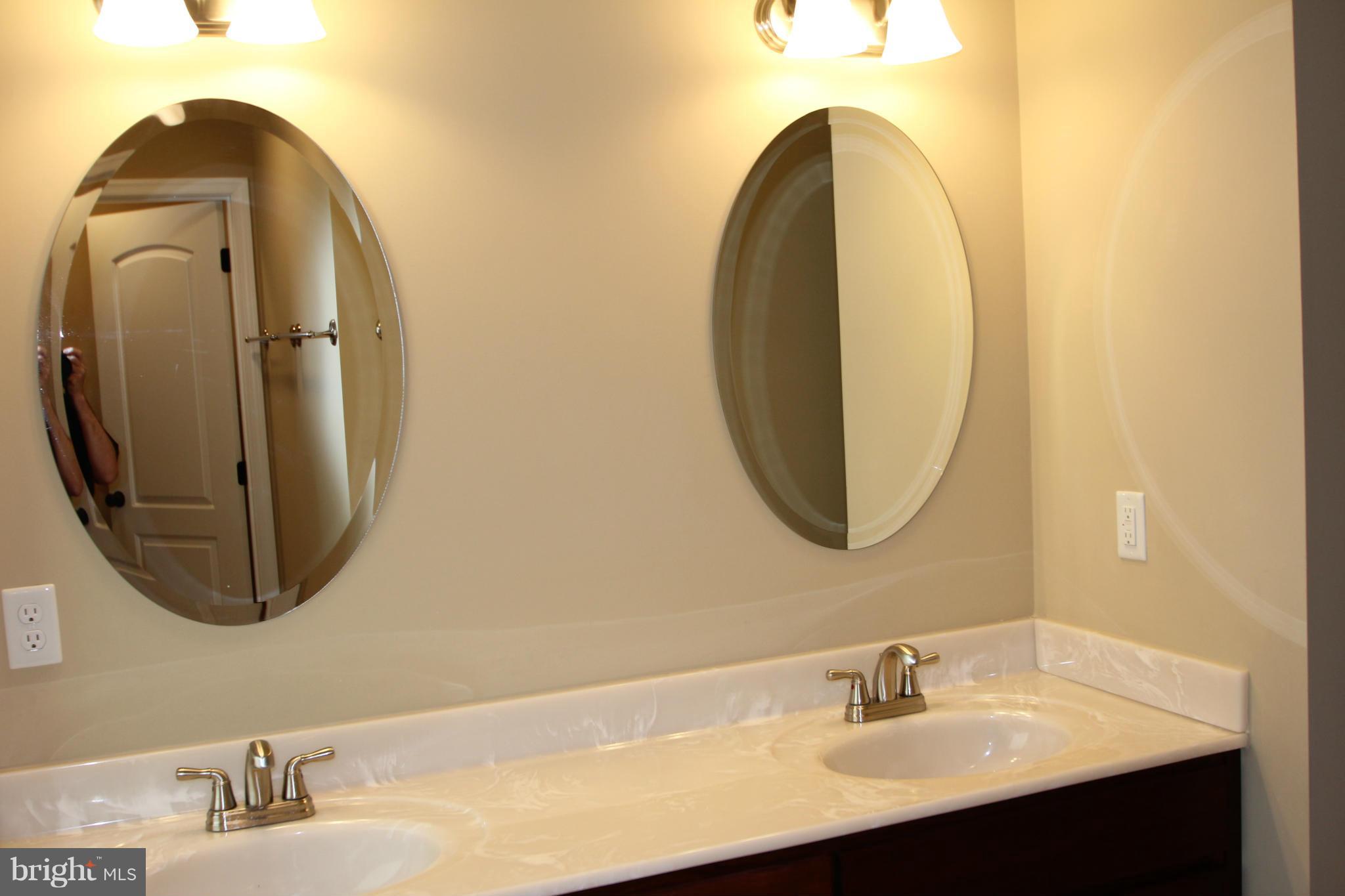 2428 Cornwall Road Chambersburg, PA 17202 - Photo 13 of 28 Bath (Master)