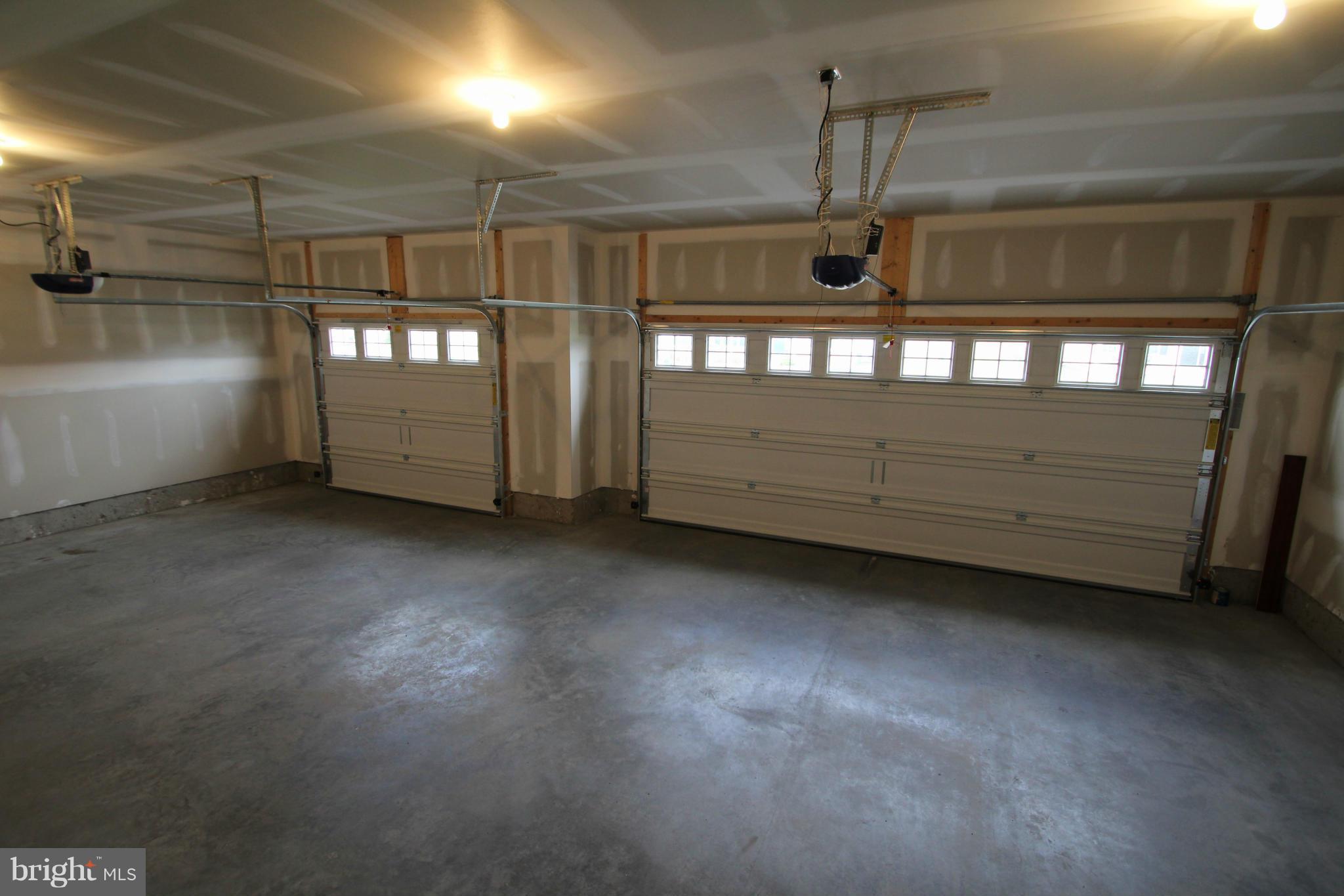 2428 Cornwall Road Chambersburg, PA 17202 - Photo 25 of 28 Garage
