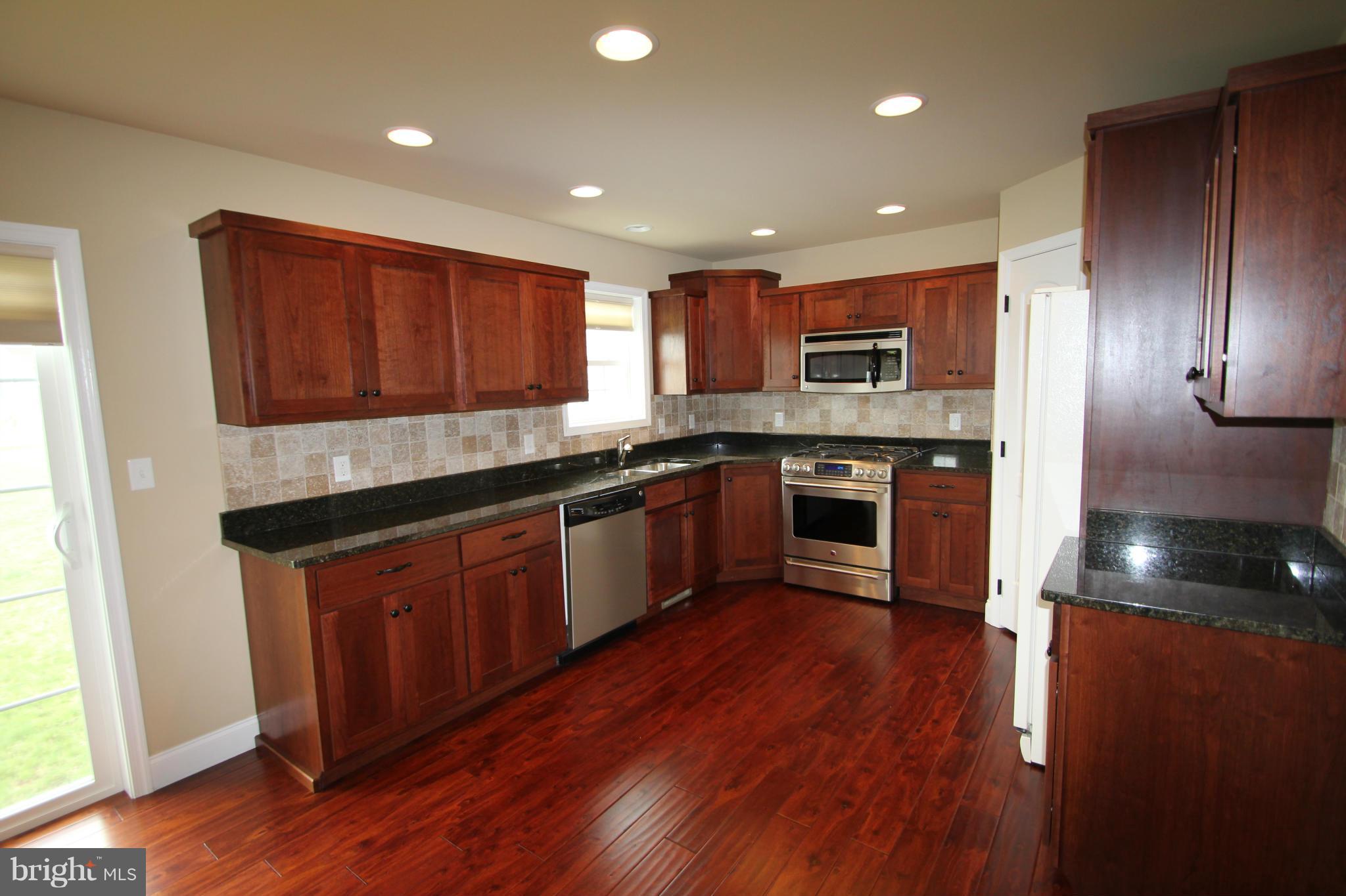 2428 Cornwall Road Chambersburg, PA 17202 - Photo 6 of 28 Kitchen
