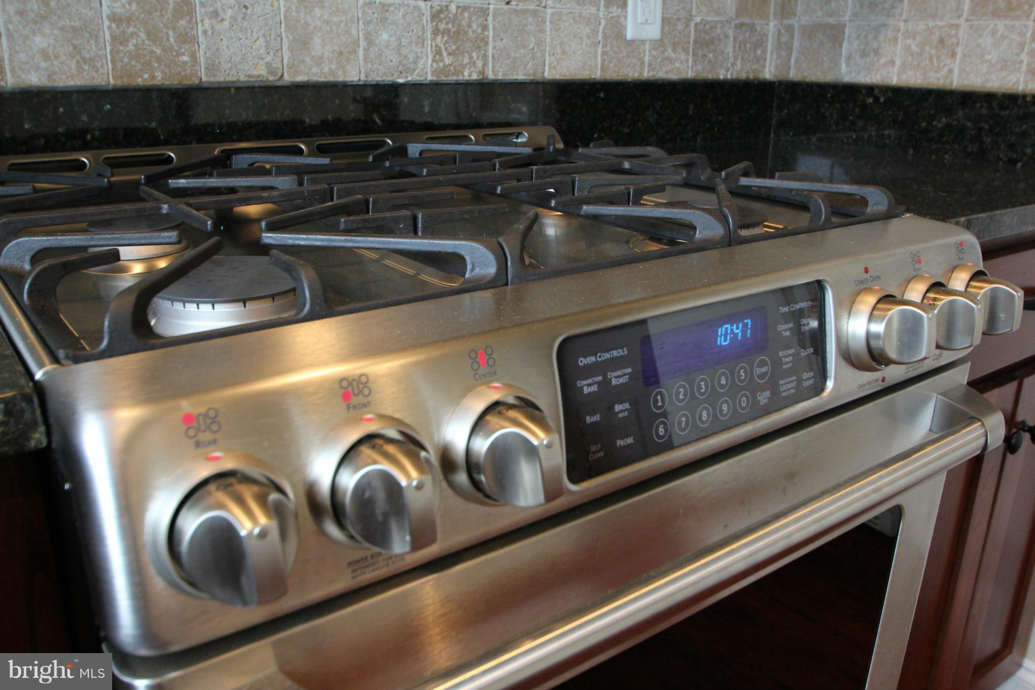 2428 Cornwall Road Chambersburg, PA 17202 - Photo 9 of 28 Kitchen