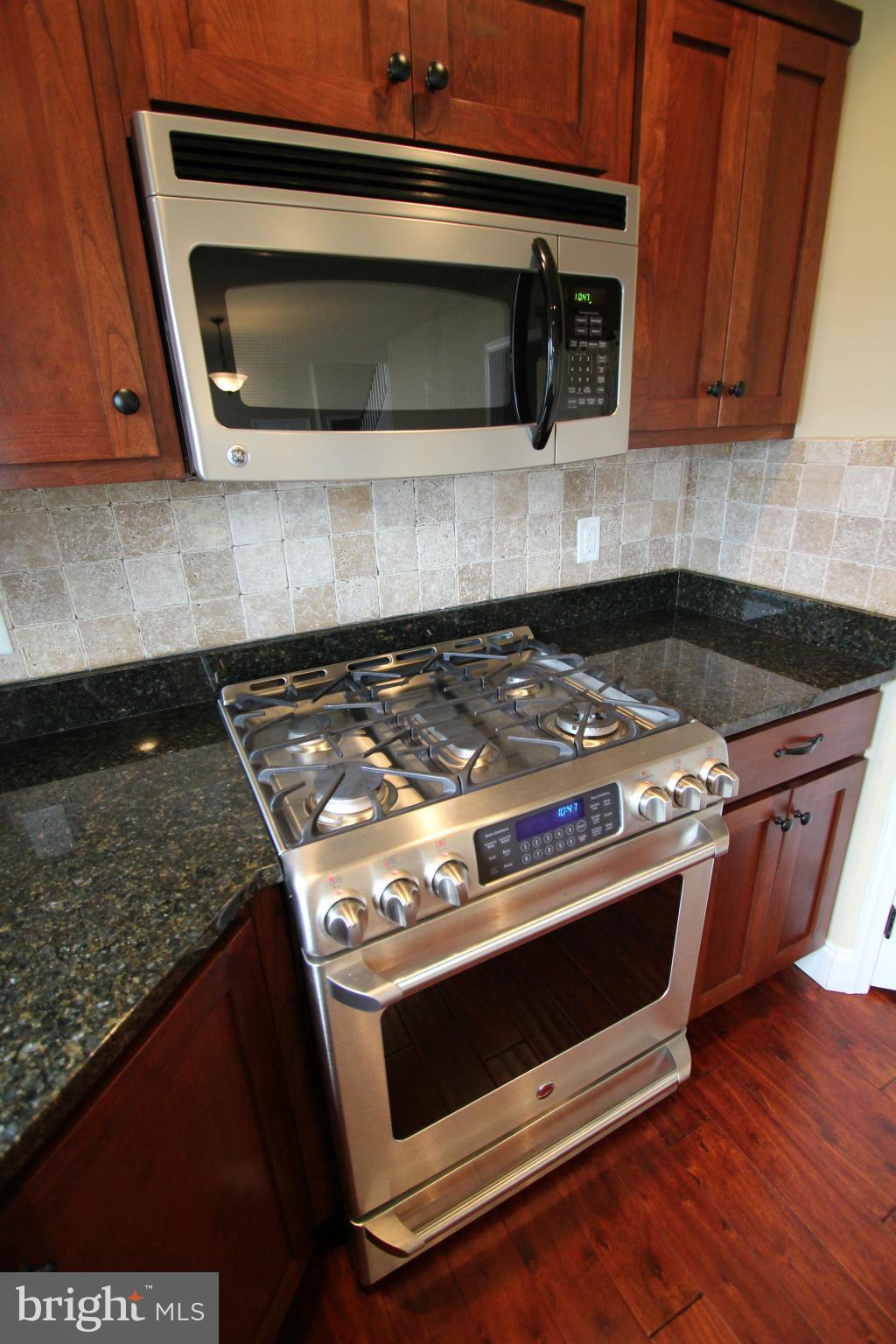 2428 Cornwall Road Chambersburg, PA 17202 - Photo 10 of 28 Kitchen