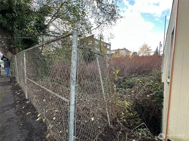 a view of a pathway of a building