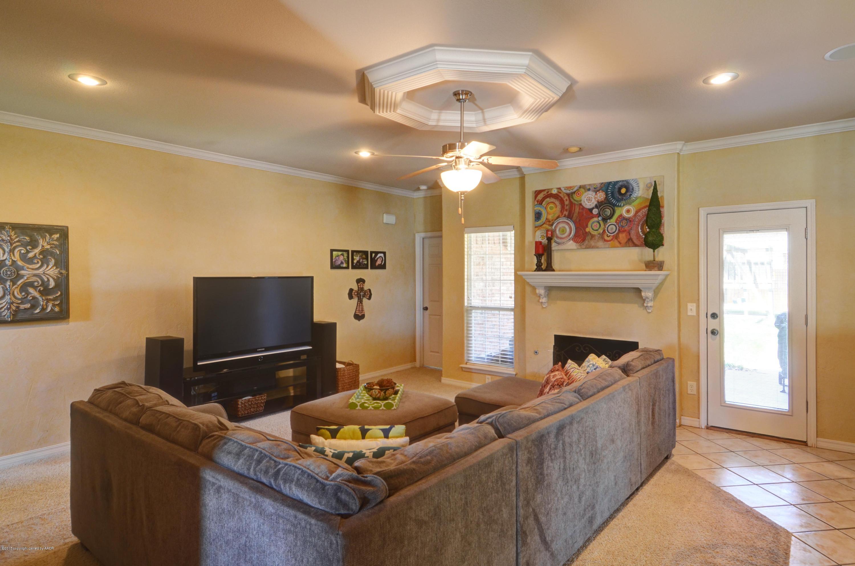 6500 Rally Road Amarillo, TX 79119 - Photo 6 of 25 06 Living Room 2