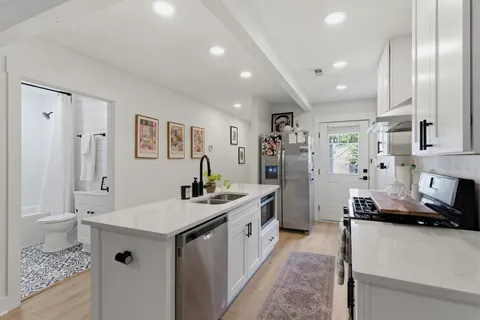 $425,000 | 1812 10th Avenue North, Nashville, TN 37208