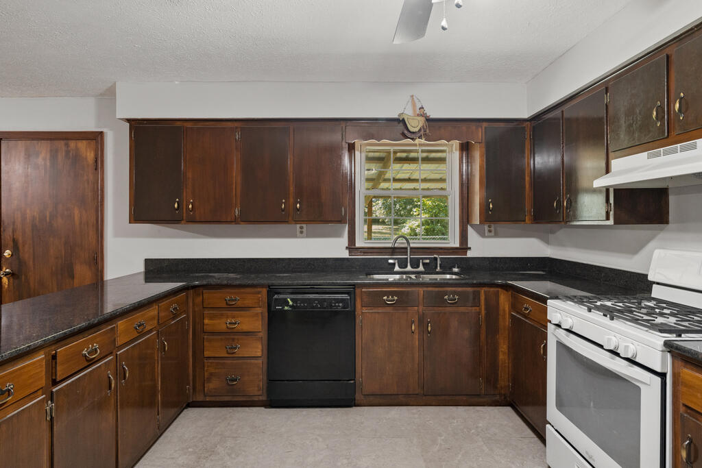 2395 Beulah Road Madisonville, KY 42431 - Photo 12 of 31 Gallery Image 12