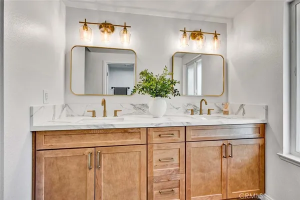 $899,900 | 6512 East Camino Vista, Unit 6, Anaheim Hills, CA 92807
