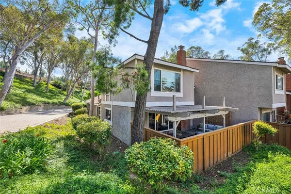 $899,900 | 6512 East Camino Vista, Unit 6, Anaheim Hills, CA 92807