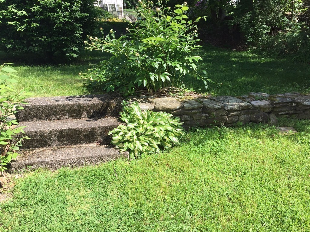 112 Hampton Street Auburn, MA 01501 - Photo 23 of 30