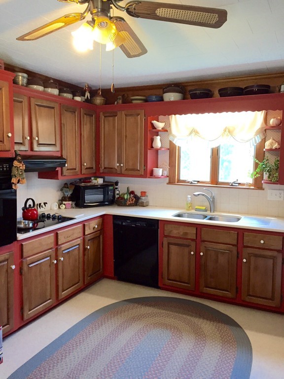 112 Hampton Street Auburn, MA 01501 - Photo 7 of 30
