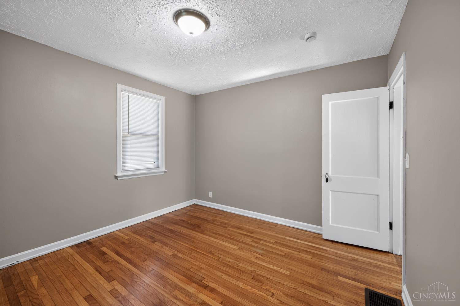 4312 Kugler Mill Road Cincinnati, OH 45236 - Photo 18 of 30