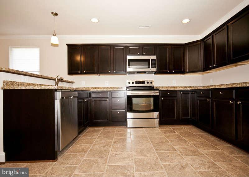 7518 Riddle Avenue Baltimore, MD 21224 - Photo 12 of 30 Kitchen
