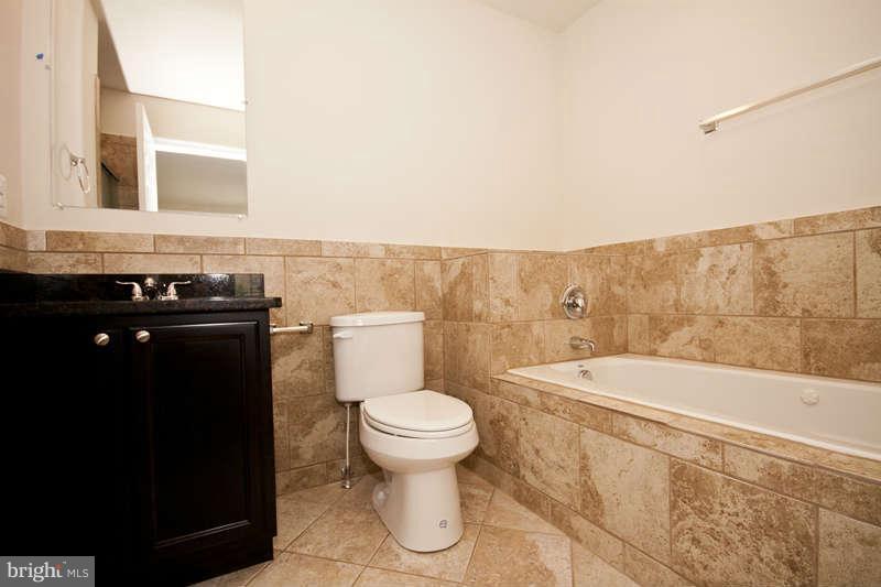 7518 Riddle Avenue Baltimore, MD 21224 - Photo 13 of 30 Bath