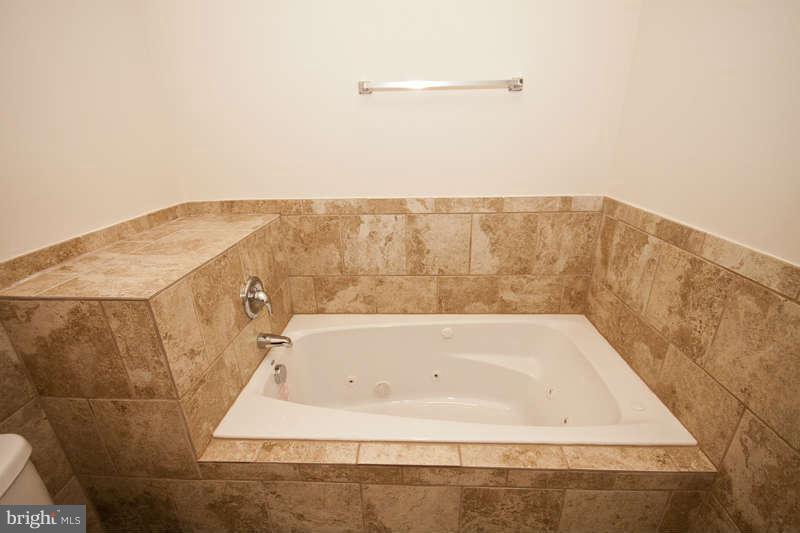 7518 Riddle Avenue Baltimore, MD 21224 - Photo 14 of 30 Bath