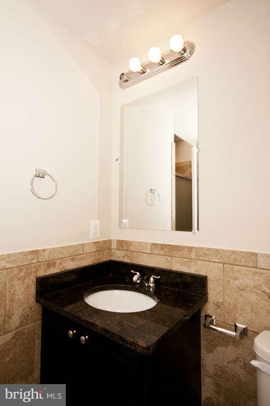 7518 Riddle Avenue Baltimore, MD 21224 - Photo 18 of 30 Bath