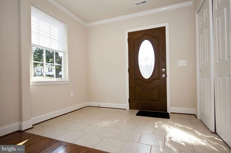 7518 Riddle Avenue Baltimore, MD 21224 - Photo 3 of 30 Interior General