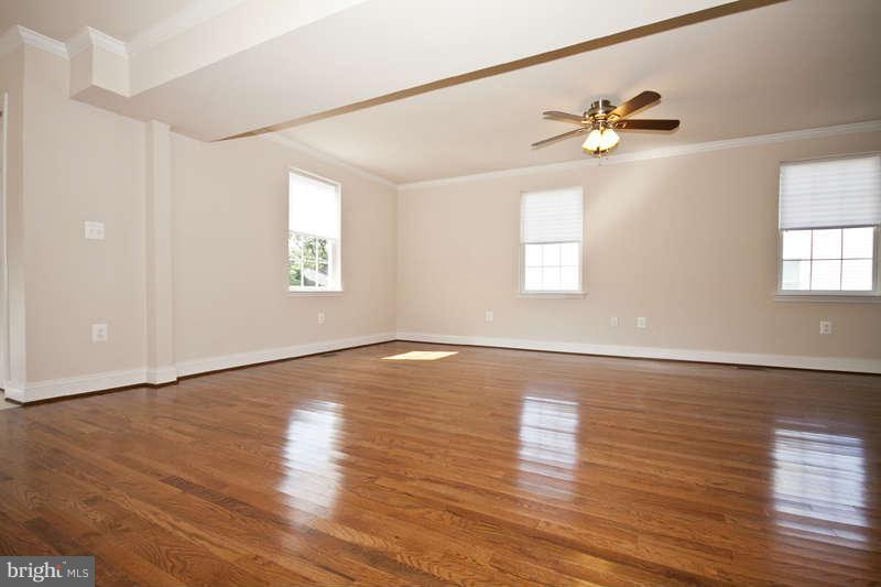 7518 Riddle Avenue Baltimore, MD 21224 - Photo 5 of 30 Interior General