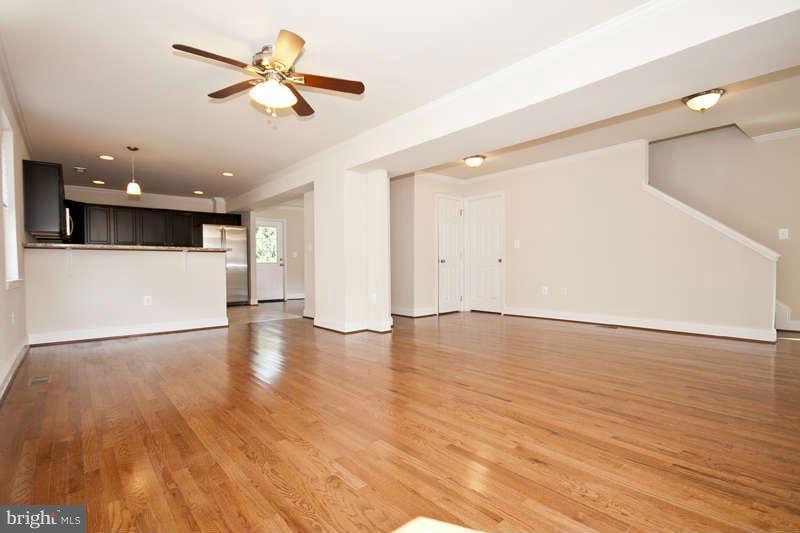 7518 Riddle Avenue Baltimore, MD 21224 - Photo 7 of 30 Dining Room
