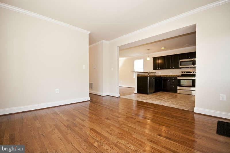 7518 Riddle Avenue Baltimore, MD 21224 - Photo 9 of 30 Dining Room