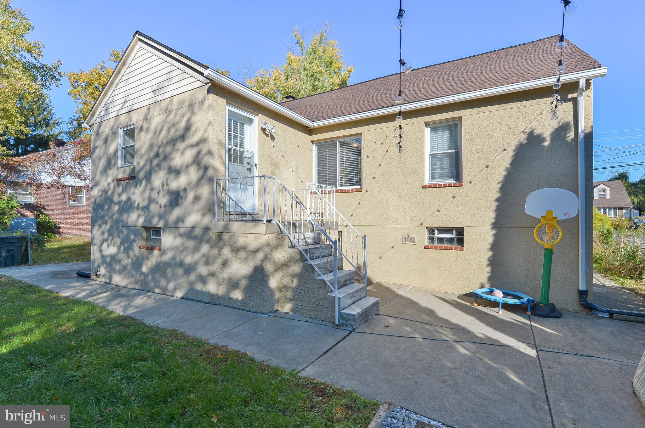 121 Nicholson Road Mount Ephraim, NJ 08059 - Photo 4 of 30 Gallery Image 4